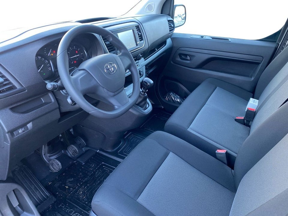 Toyota ProAce 1,5 D 120 Medium Comfort 4d