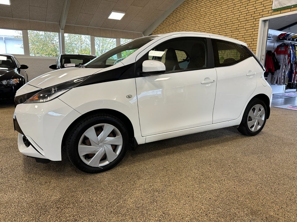 Toyota Aygo 1,0 VVT-i x-play 5d