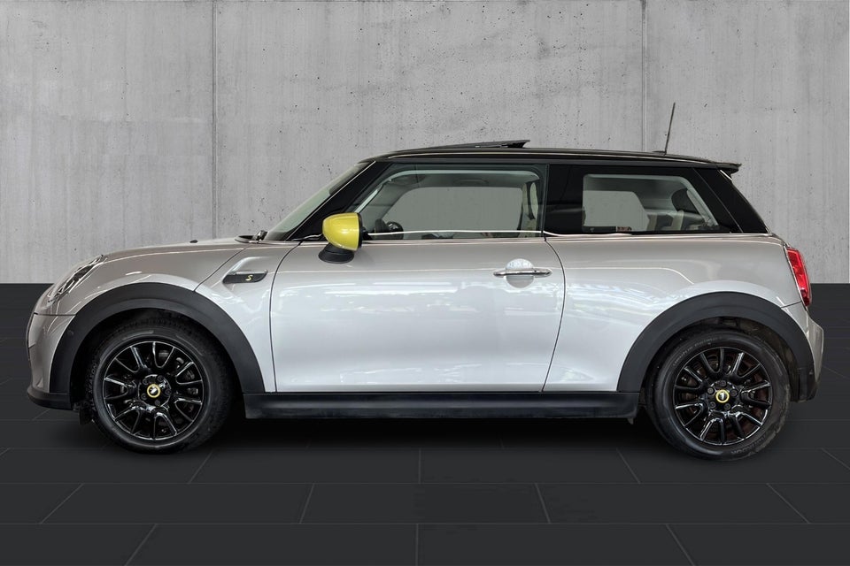 MINI Cooper SE Essential 3d
