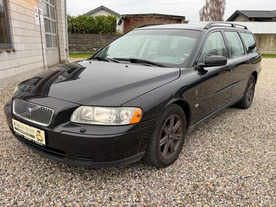 Volvo V70 2,4 170 Momentum 5d