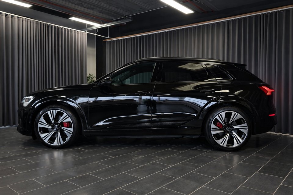 Audi Q8 e-tron 55 S-line Black Edition quattro 5d