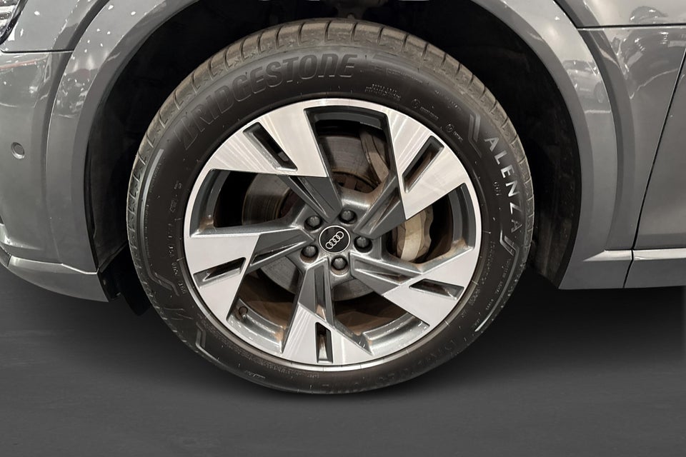 Audi Q8 e-tron 55 S-line quattro 5d