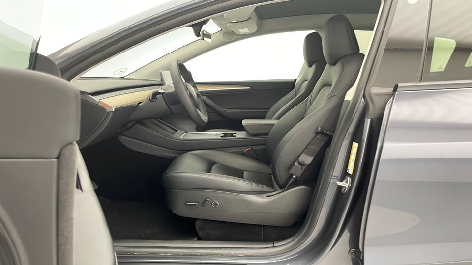 Tesla Model Y Long Range AWD 5d