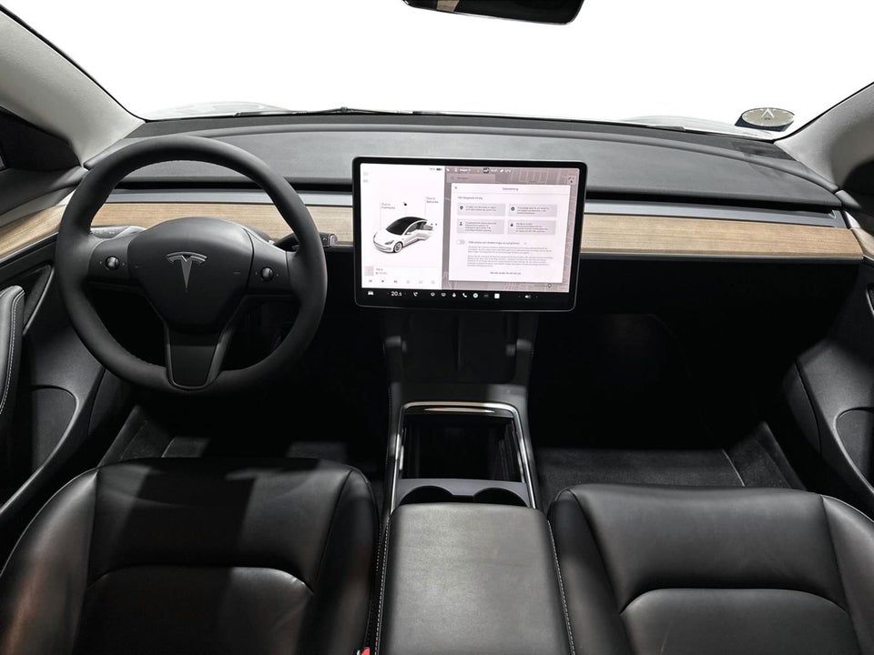 Tesla Model 3 Long Range AWD 4d