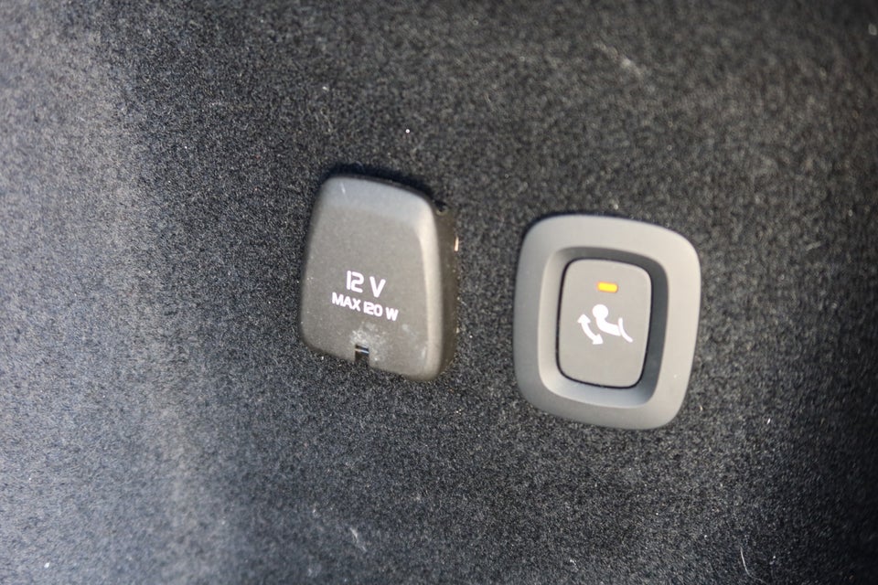 Volvo V60 2,0 T6 ReCharge R-Design aut. AWD 5d