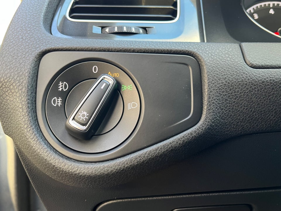 VW Golf VII 1,5 TSi 130 Comfortline DSG 5d