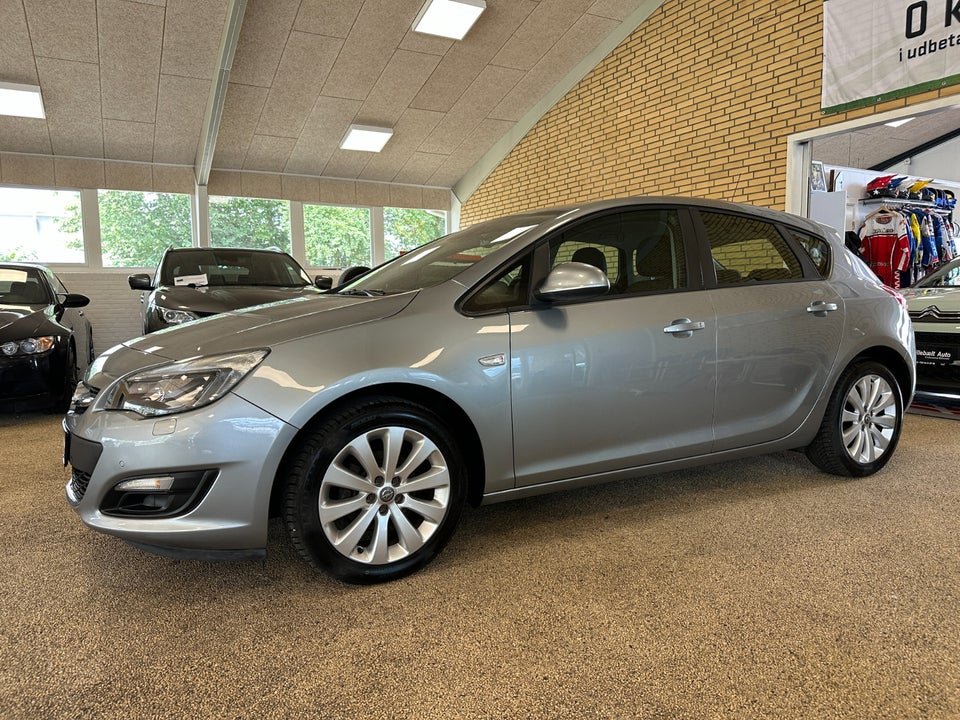 Opel Astra 1,4 T 140 Enjoy 5d