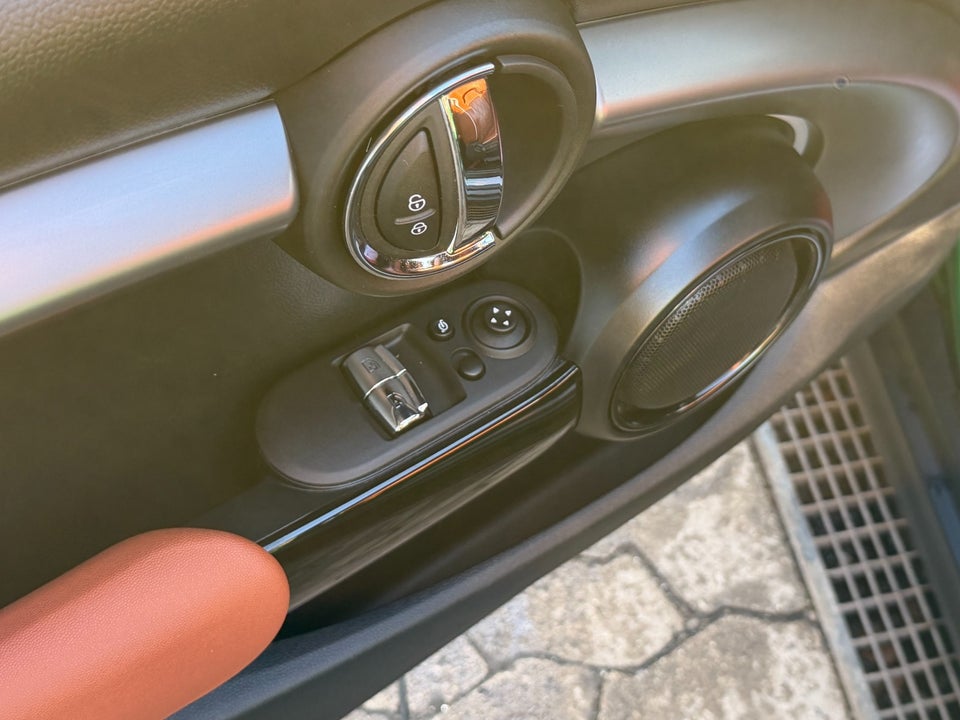 MINI Cooper SE Maximise 3d