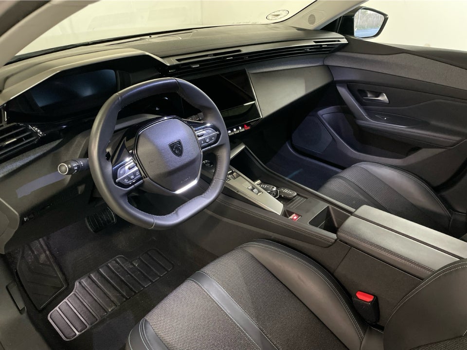 Peugeot 308 1,5 BlueHDi 130 Allure Pack SW EAT8 5d