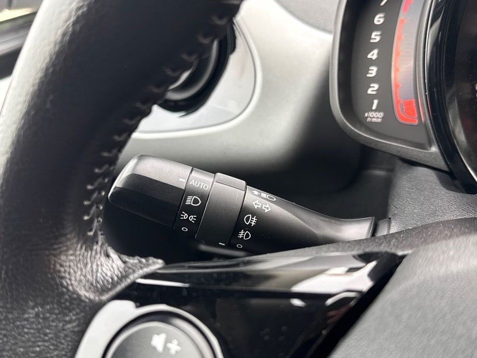 Toyota Aygo 1,0 VVT-i x-press 5d