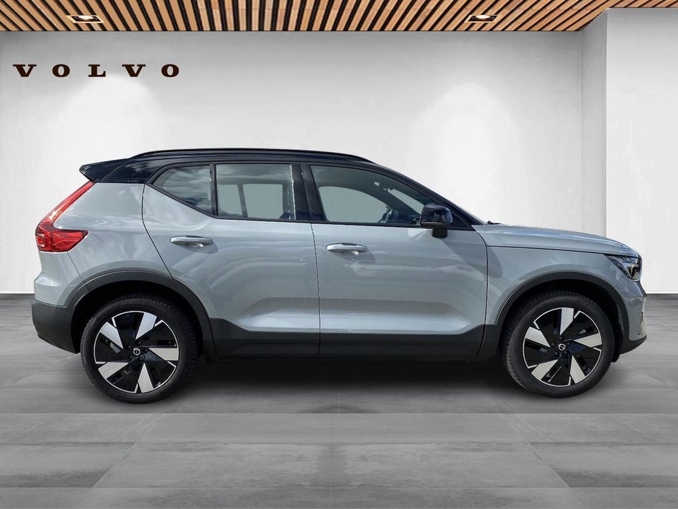 Volvo XC40 ReCharge Extended Range Plus 5d