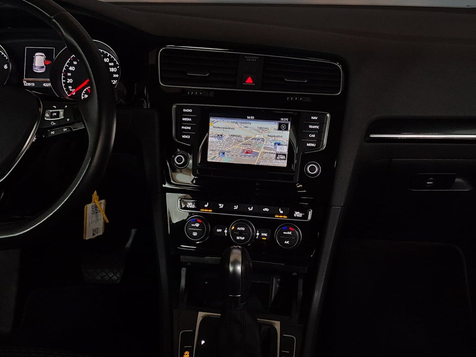 VW Golf VII 1,4 TSi 140 Highline DSG BMT 5d