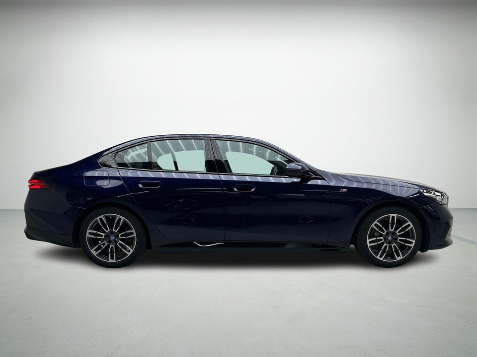 BMW i5 eDrive40 M-Sport 4d