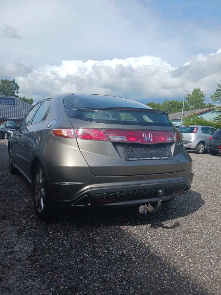 Honda Civic 1,8 Sport 5d