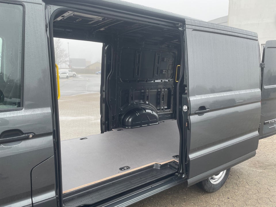 VW Crafter 35 2,0 TDi 177 Comfort Kassevogn L3H2 aut.