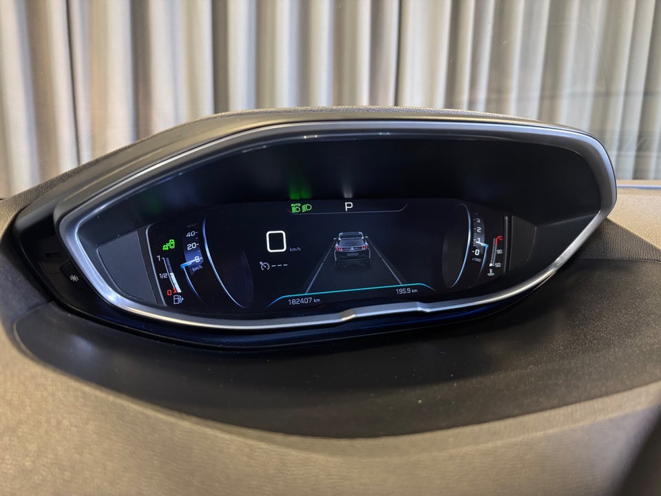 Peugeot 3008 1,2 e-THP 130 Allure EAT6 5d