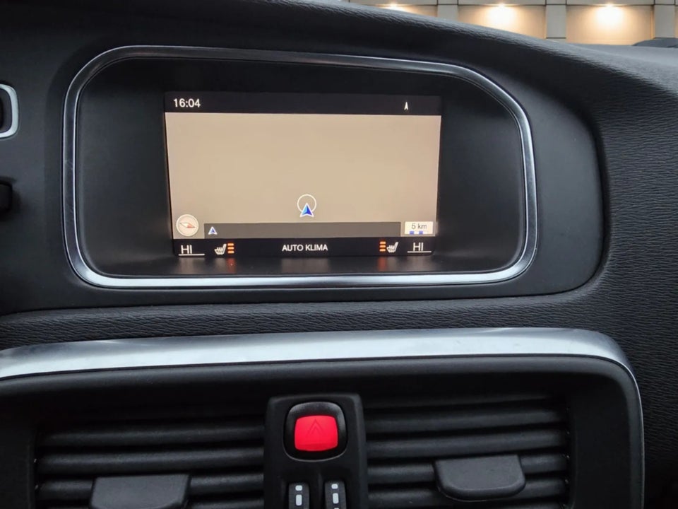 Volvo V40 2,0 D2 120 Momentum 5d