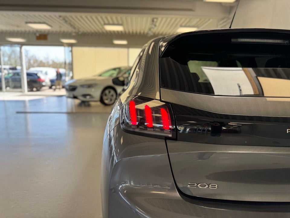 Peugeot 208 1,2 PureTech 100 Allure Sky 5d