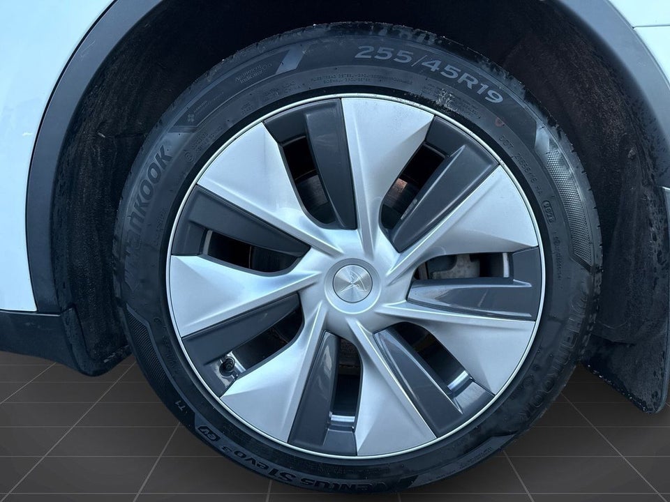 Tesla Model Y RWD 5d