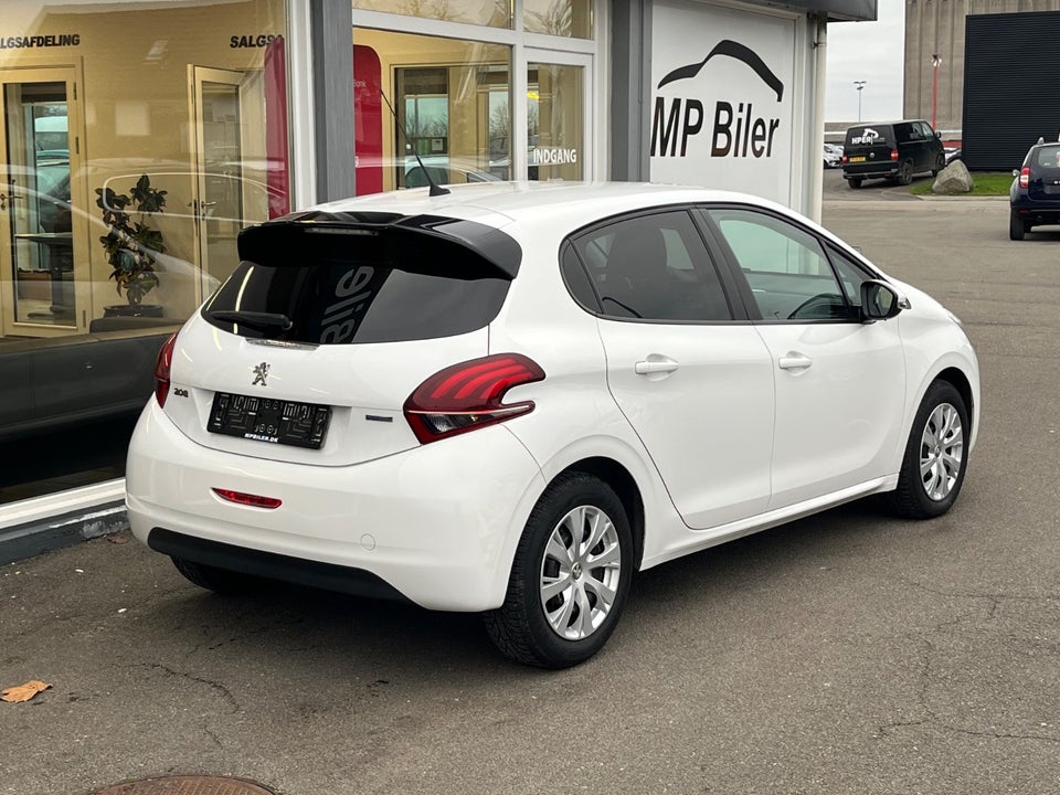 Peugeot 208 1,2 VTi 82 Spirit 5d