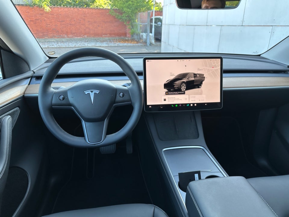 Tesla Model Y RWD 5d