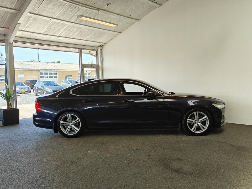 Volvo S90 2,0 D4 190 Momentum aut. 4d