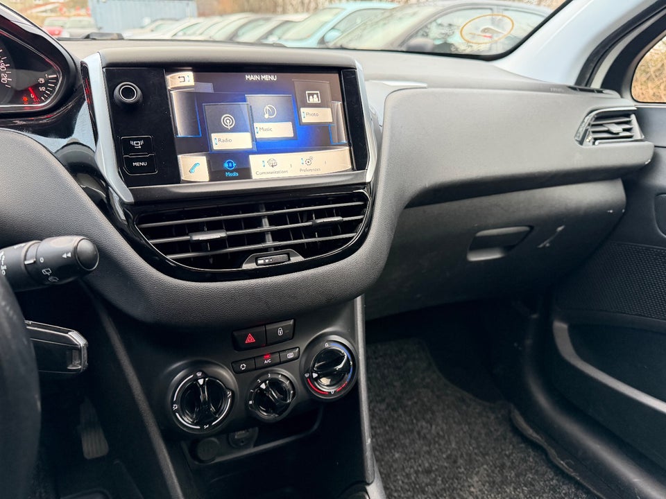 Peugeot 208 1,6 e-HDi 92 Active 5d