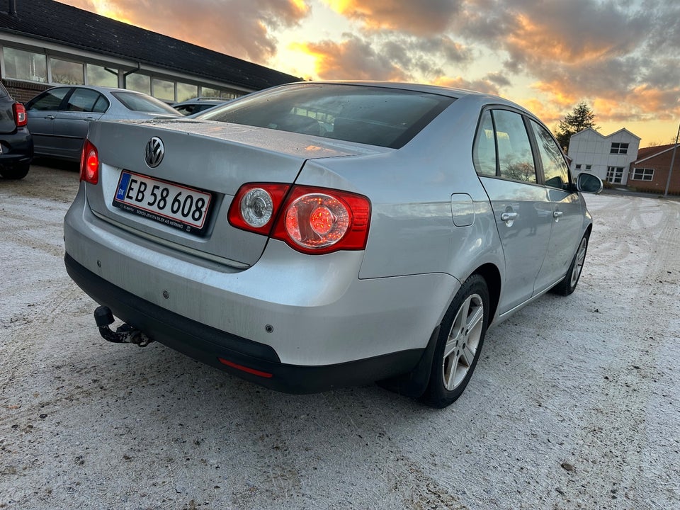 VW Jetta 1,4 TSi 122 Sportline 4d