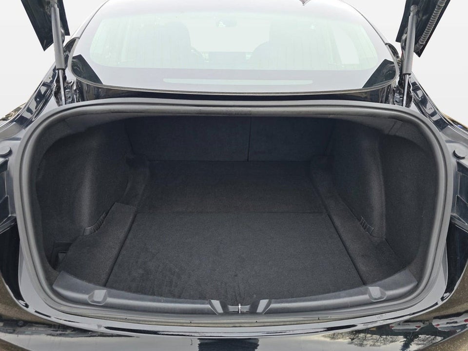 Tesla Model 3 Long Range AWD 4d