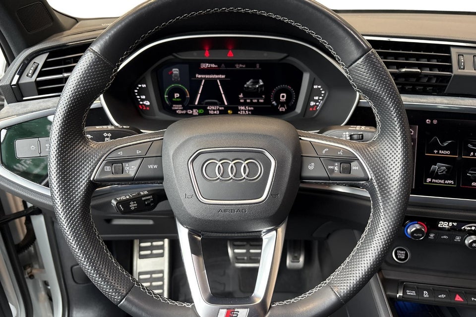 Audi Q3 45 TFSi e Attitude plus S-tr. 5d