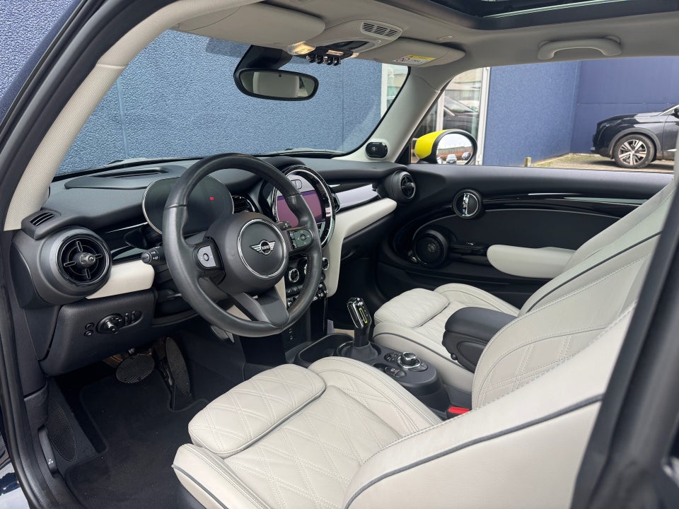 MINI Cooper SE Yours Trim 3d