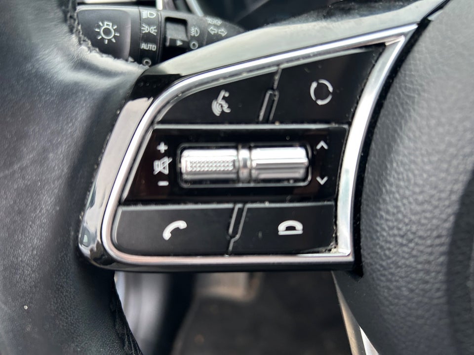 Kia XCeed 1,6 PHEV Prestige DCT 5d