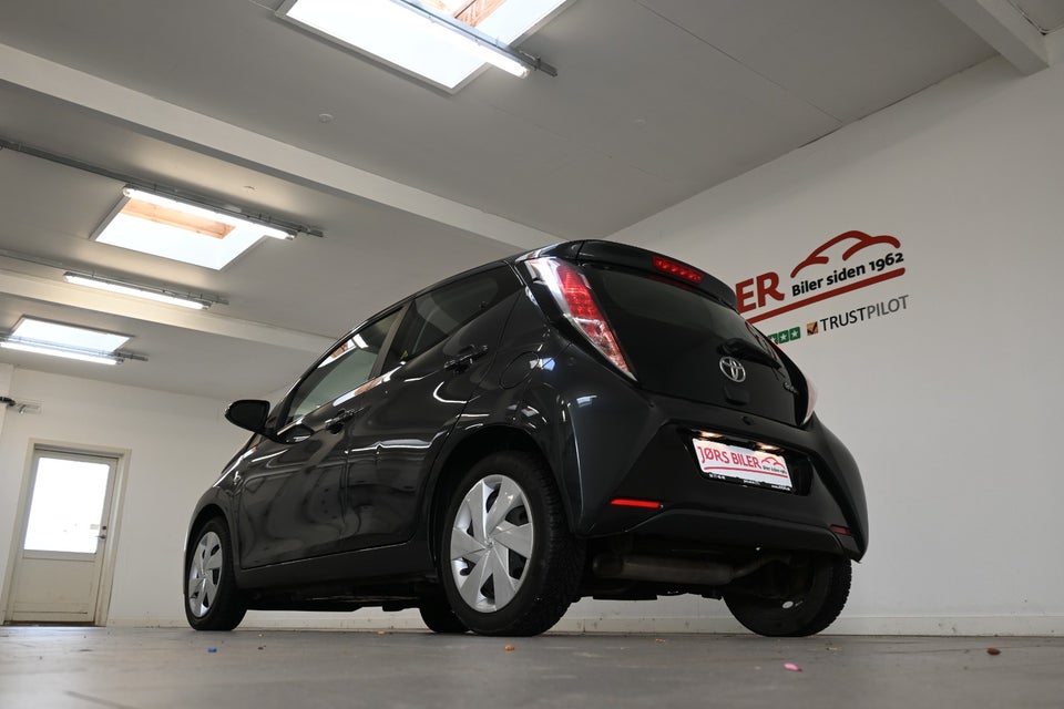 Toyota Aygo 1,0 VVT-i x-play x-touch 5d