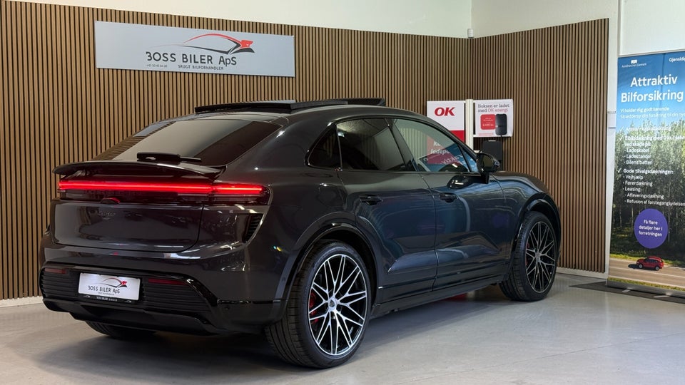 Porsche Macan Turbo 5d