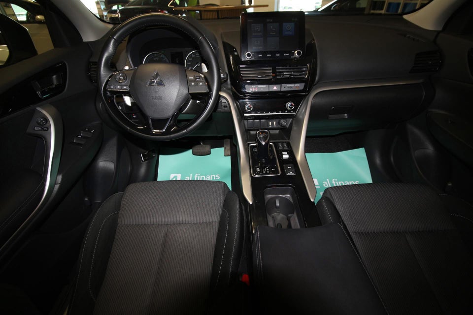 Mitsubishi Eclipse Cross 2,4 PHEV Intense CVT 4WD 5d