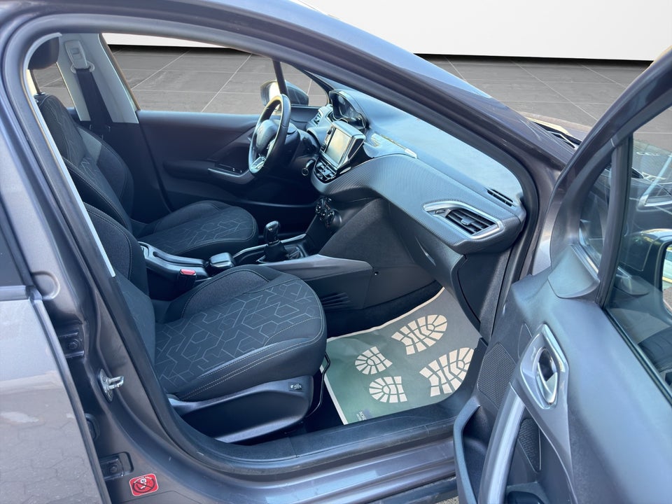 Peugeot 2008 1,6 BlueHDi 100 Active 5d