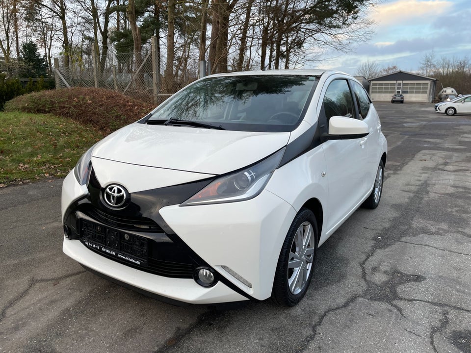 Toyota Aygo 1,0 VVT-i x-wave x-shift 5d