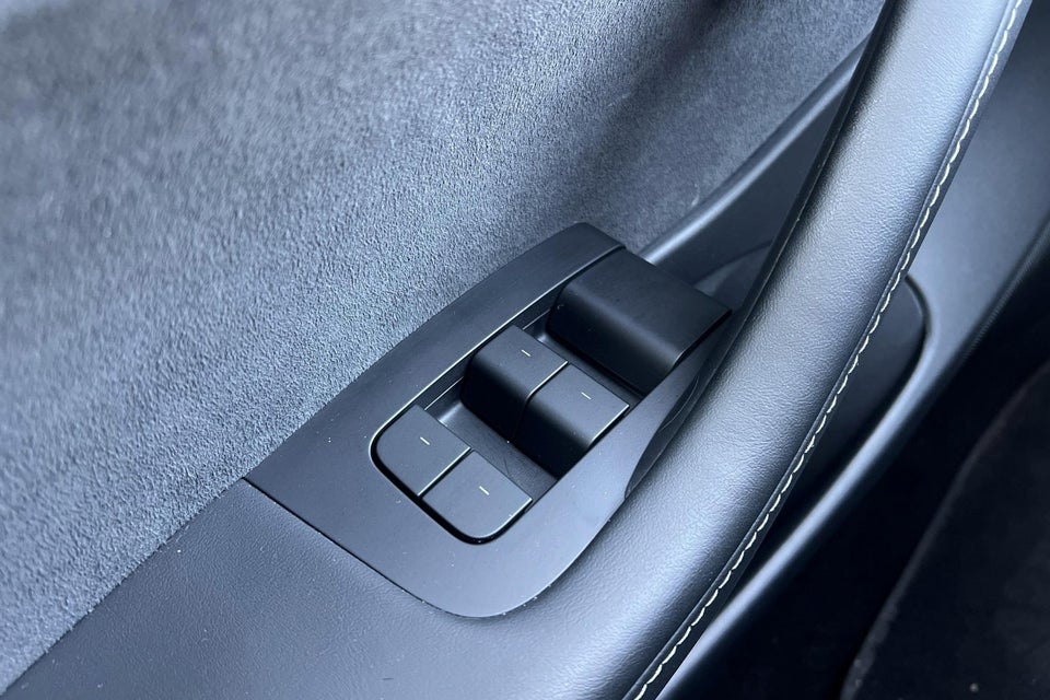 Tesla Model 3 Long Range AWD 4d