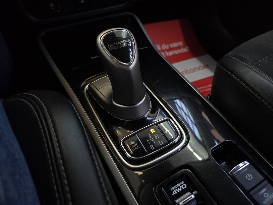 Mitsubishi Outlander 2,4 PHEV Intro Edition CVT 4WD 5d
