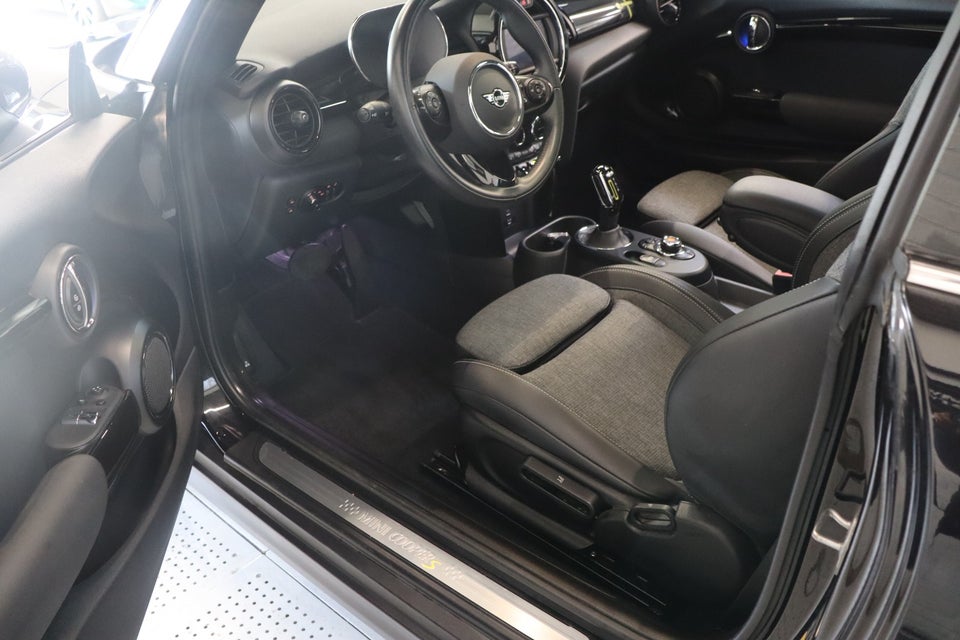 MINI Cooper SE Trim M Greenwich 3d