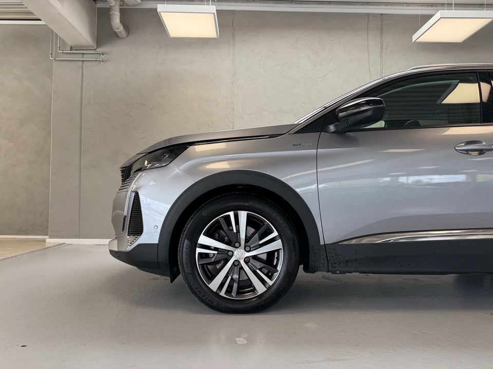 Peugeot 3008 1,6 Hybrid First Selection EAT8 5d
