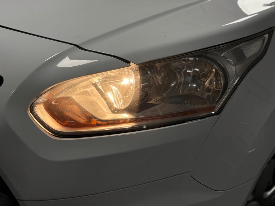 Ford Transit Connect 1,6 TDCi 95 Ambiente kort 5d