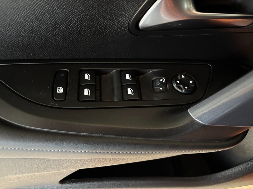 Peugeot 2008 1,5 BlueHDi 130 Allure Pack EAT8 5d