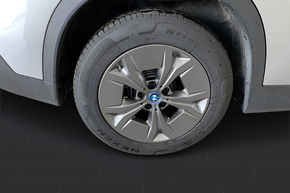 BMW iX1 eDrive20 X-Line 5d