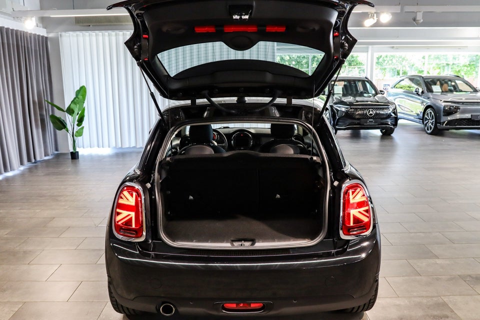 MINI Cooper 1,5 Essential Edition 5d