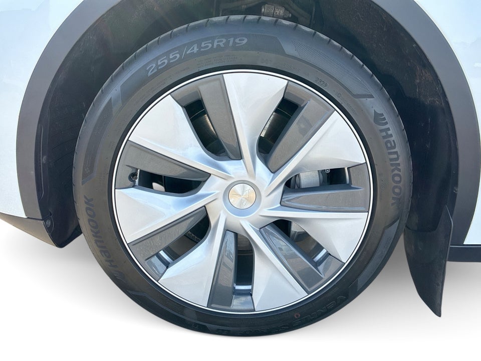 Tesla Model Y RWD 5d