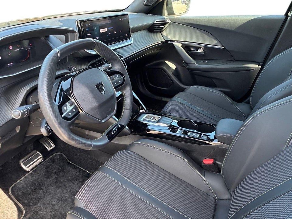 Peugeot e-2008 54 GT 5d