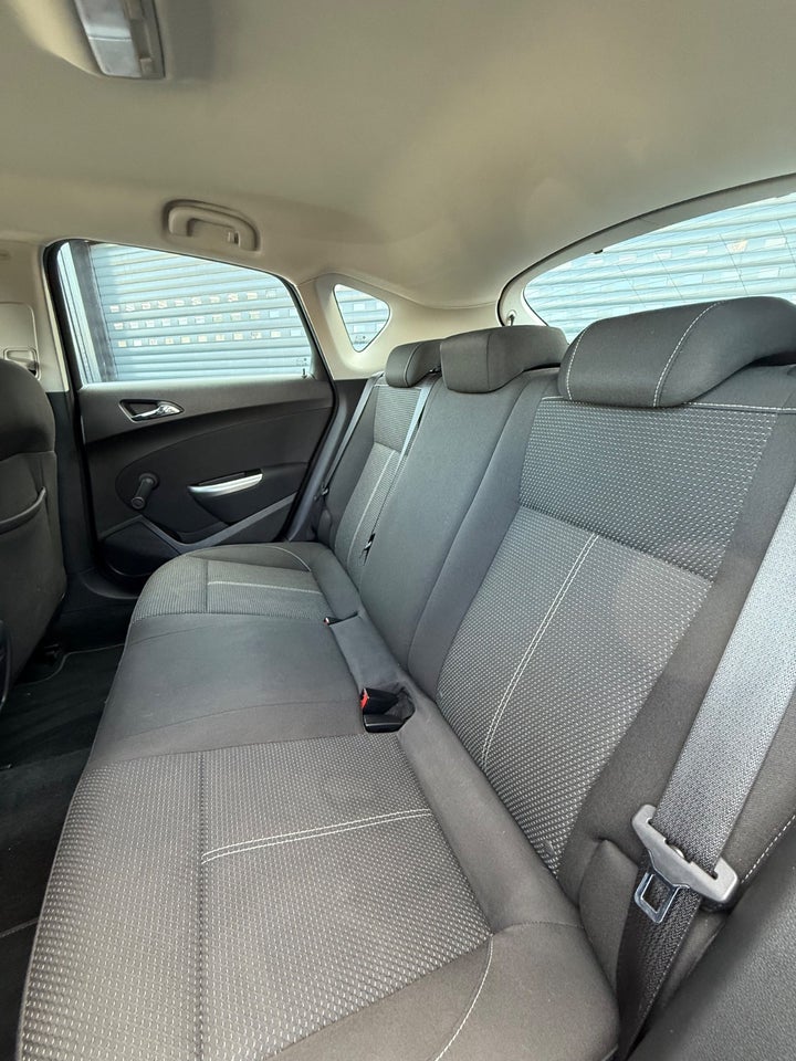 Opel Astra 1,4 T 140 Sport 5d