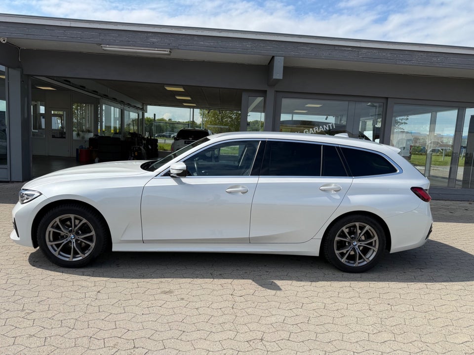 BMW 320d 2,0 Touring Connected aut. 5d