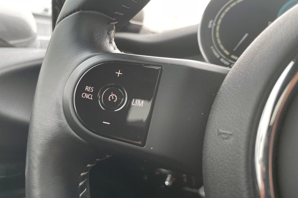MINI Cooper SE Maximise 3d